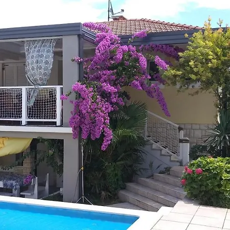 Holiday Homes Mare Holiday home *