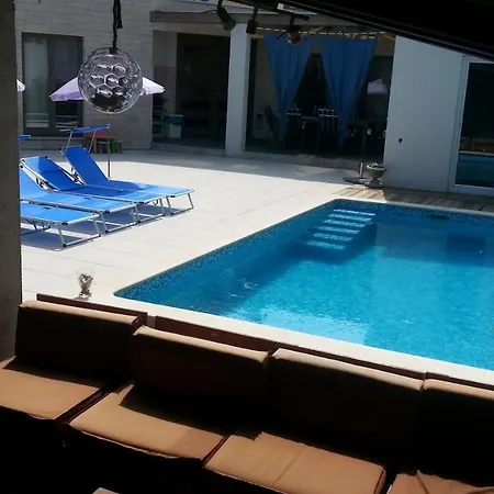 Ferienhaus Holiday Homes Mare Premantura